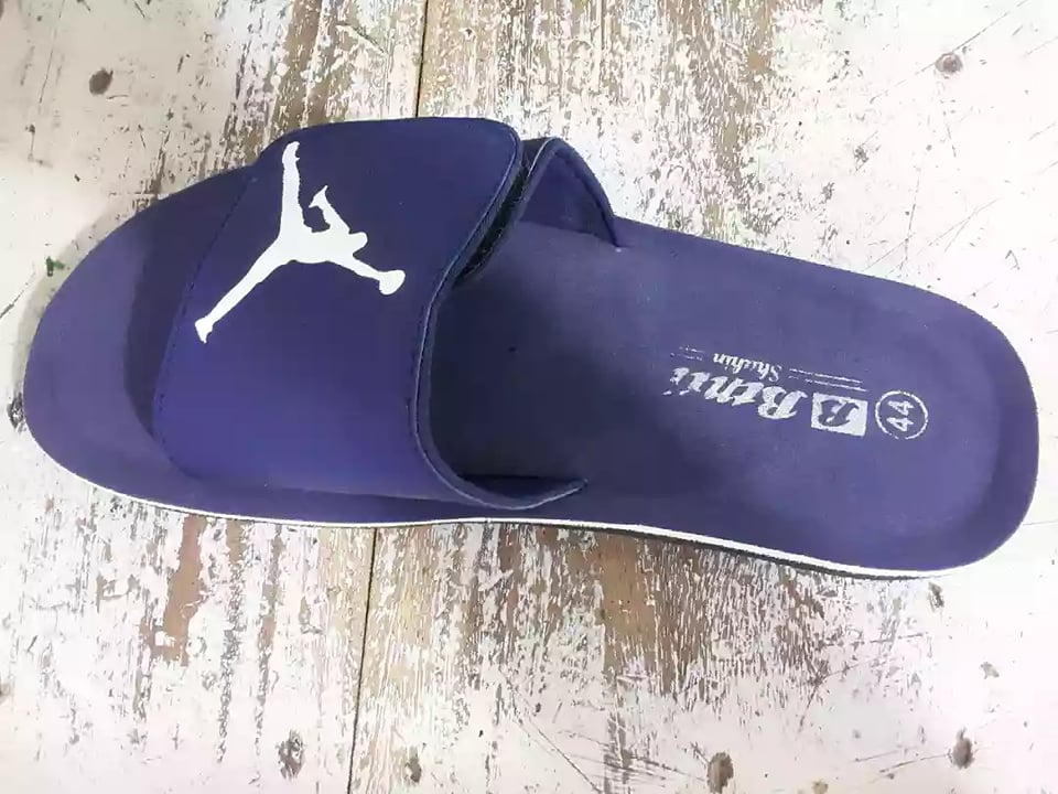 Awesome Fashionable Rubber Slipper for Men.. 