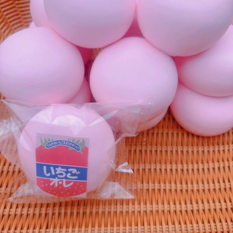 Strawberry Flavor Daifuku Cake Slow Rebound Decompression Vent Toy Mini Squishy Slow Rising. 