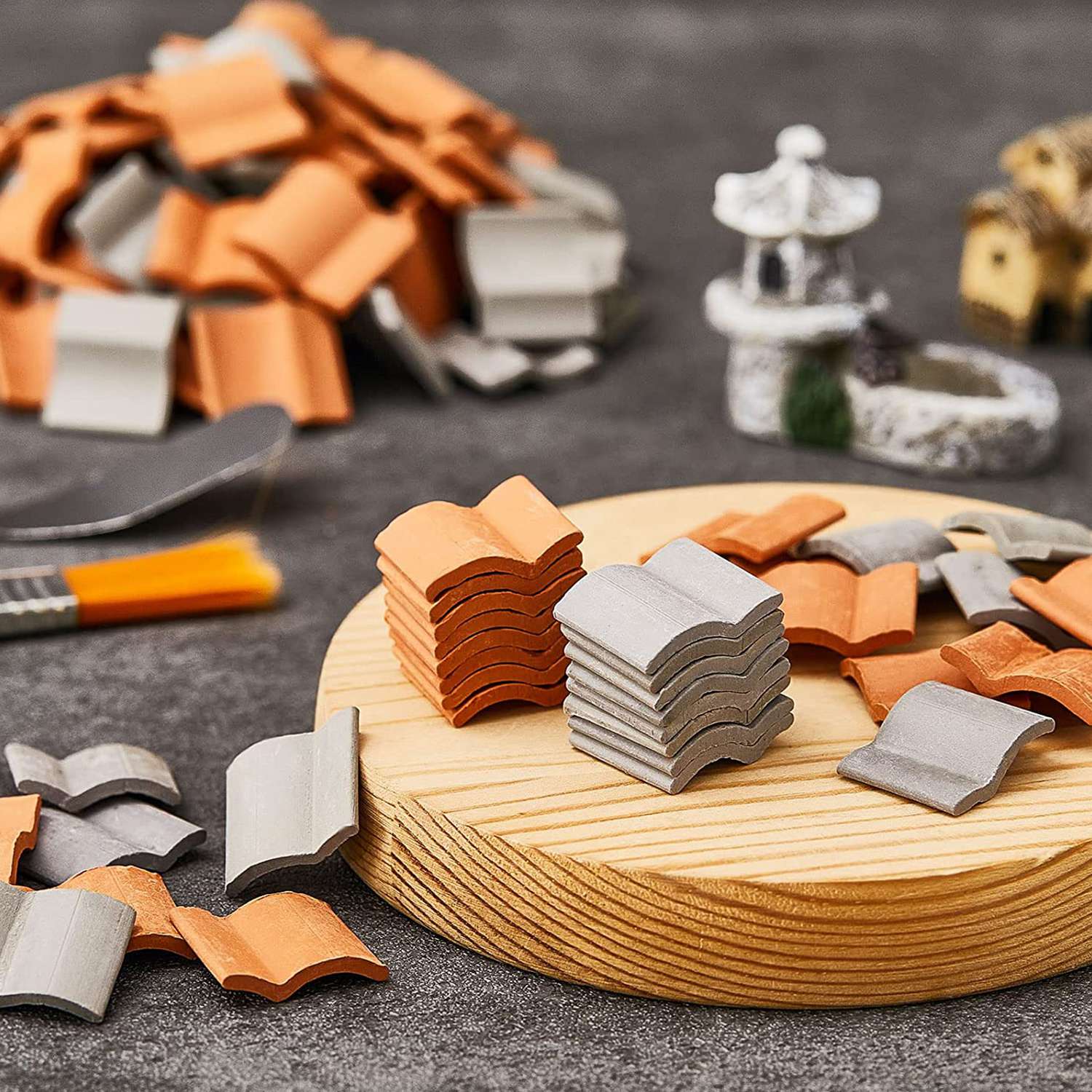 200Pcs Roof Tiles Building Set Miniature Tiles Shingles. 