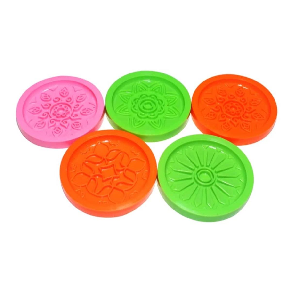 Ayollar xxx külotlari katalogi Katta yuzlar uchun soch turmagi (fotosuratlar)