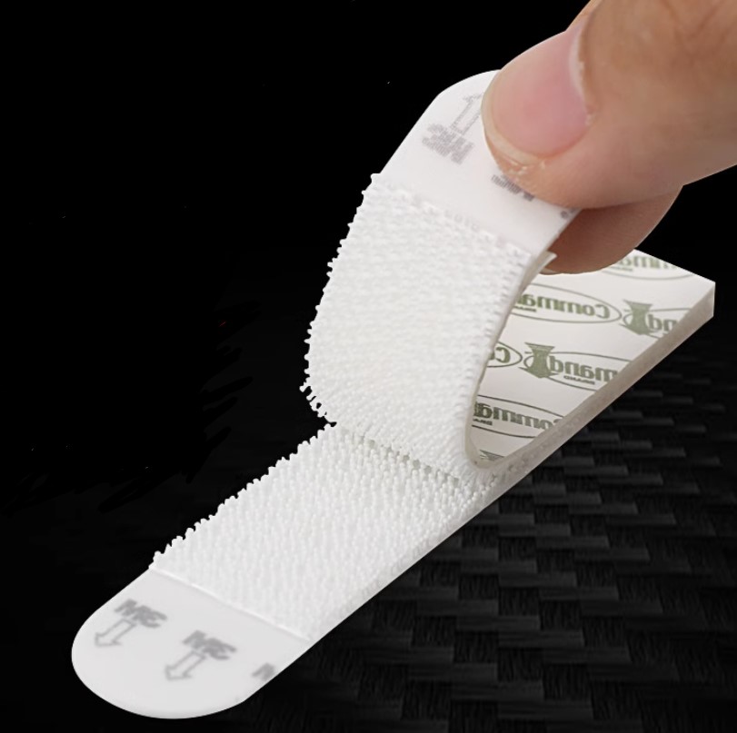 3M Command strips 3M Command no nails/holes no damage Picture hanging Strips Small, medium, Large. 
