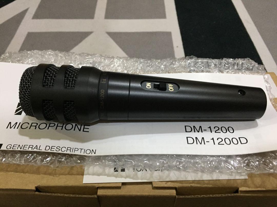 TOA DM-1200 Unidirectional Microphone with XLR Cable Black. 