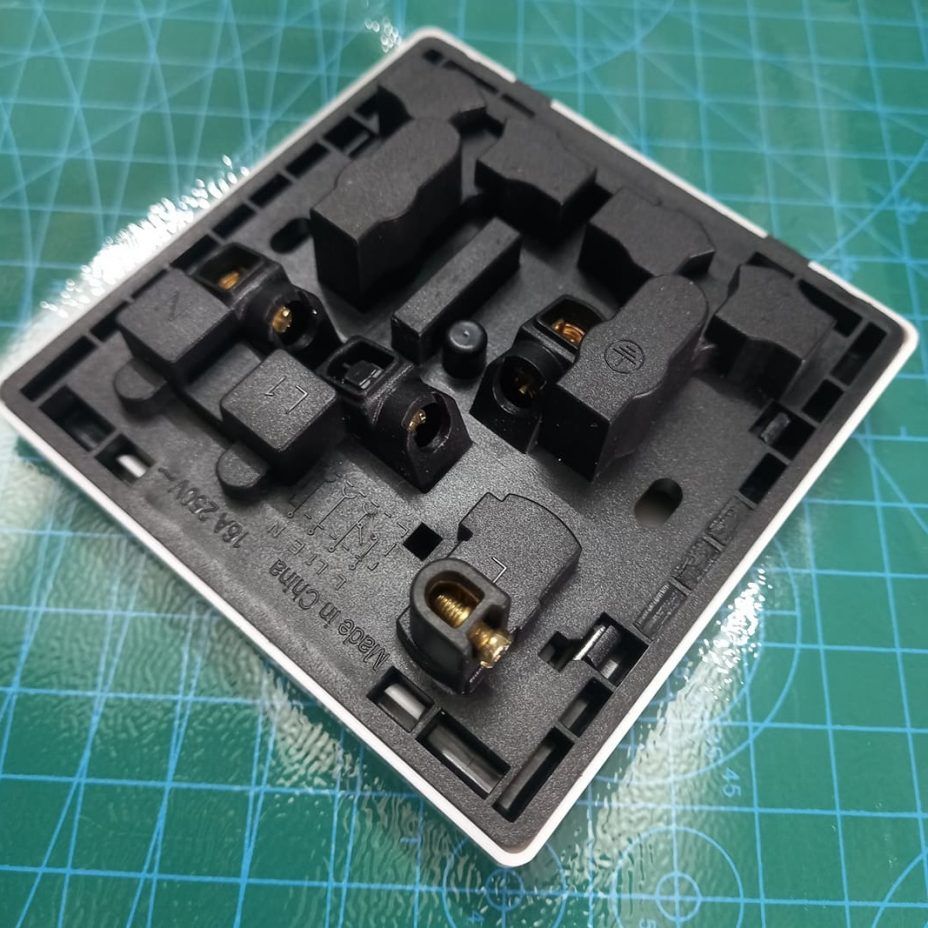 Universal Power Switch 3Pin 2Pin Combine Socket AC 250V 16A 8 Pin Combine Wall Switch Box Socket Electrical Wall Mount Gang Plug Socket For IPS UPS Stabilizer Computer Refrigerator. 