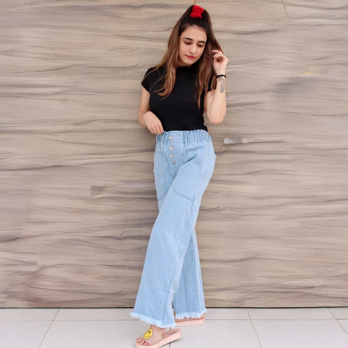 Semenovich ikki qoriqchi bilan jinsiy aloqa video Bachadon tashqariga chiqdi