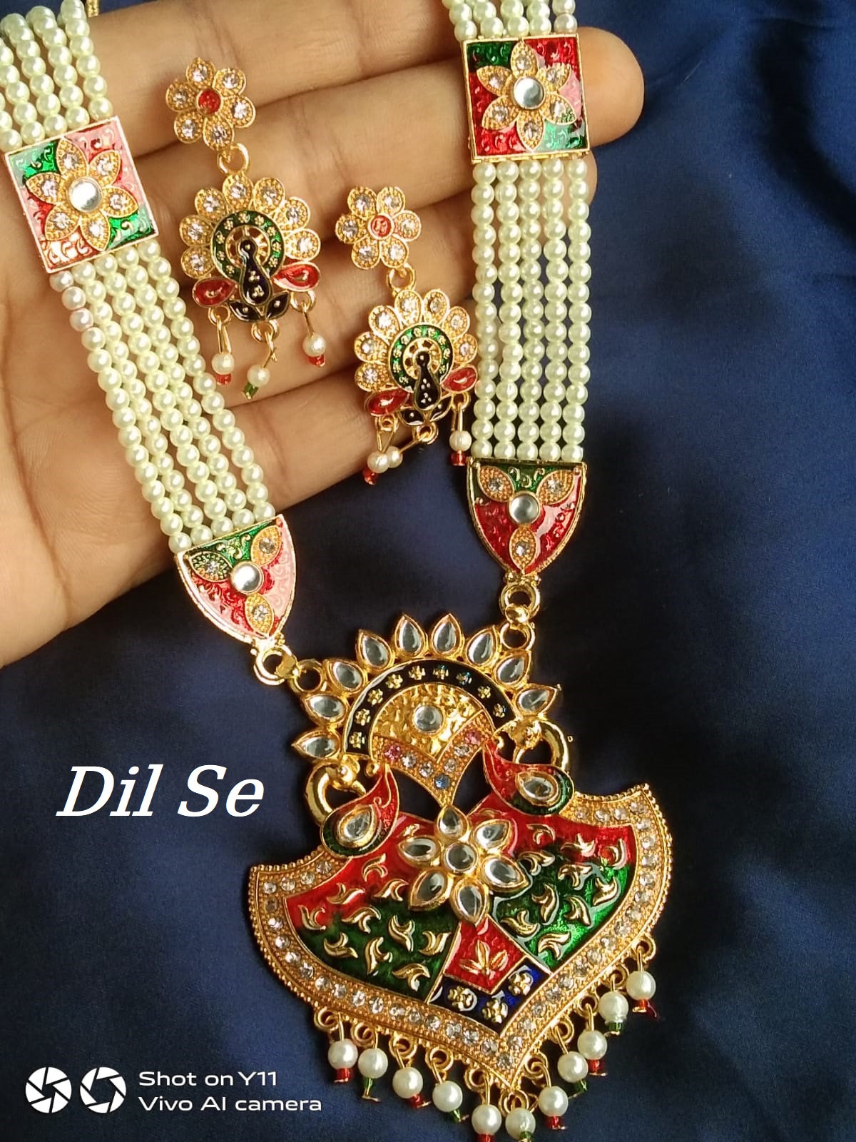 Gold jadau hot sale jewellery designs