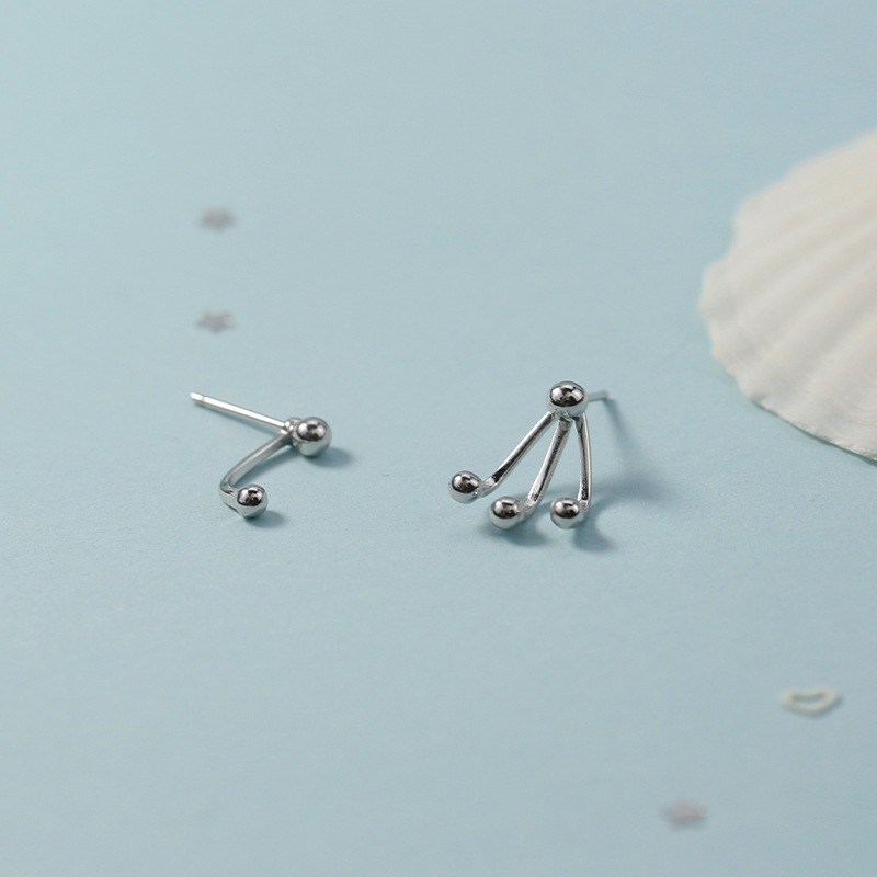 One wear two wear niche design back-hanging round bead earrings cold style Internet celebrity temperament earrings Hong Kong style earrings for men