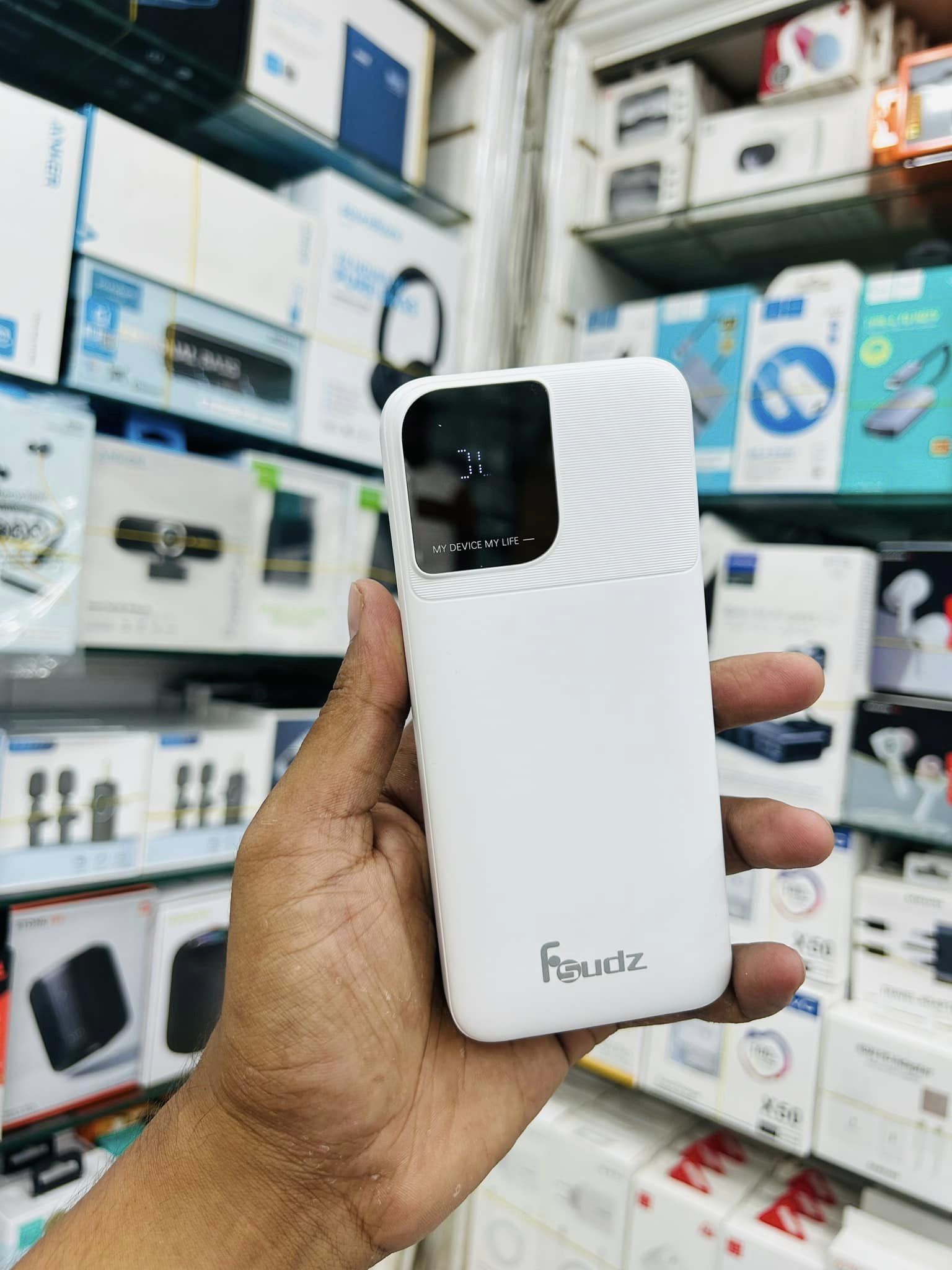 Fsudz P16 20000mah 22.5W super fast charging digital LED display. 
