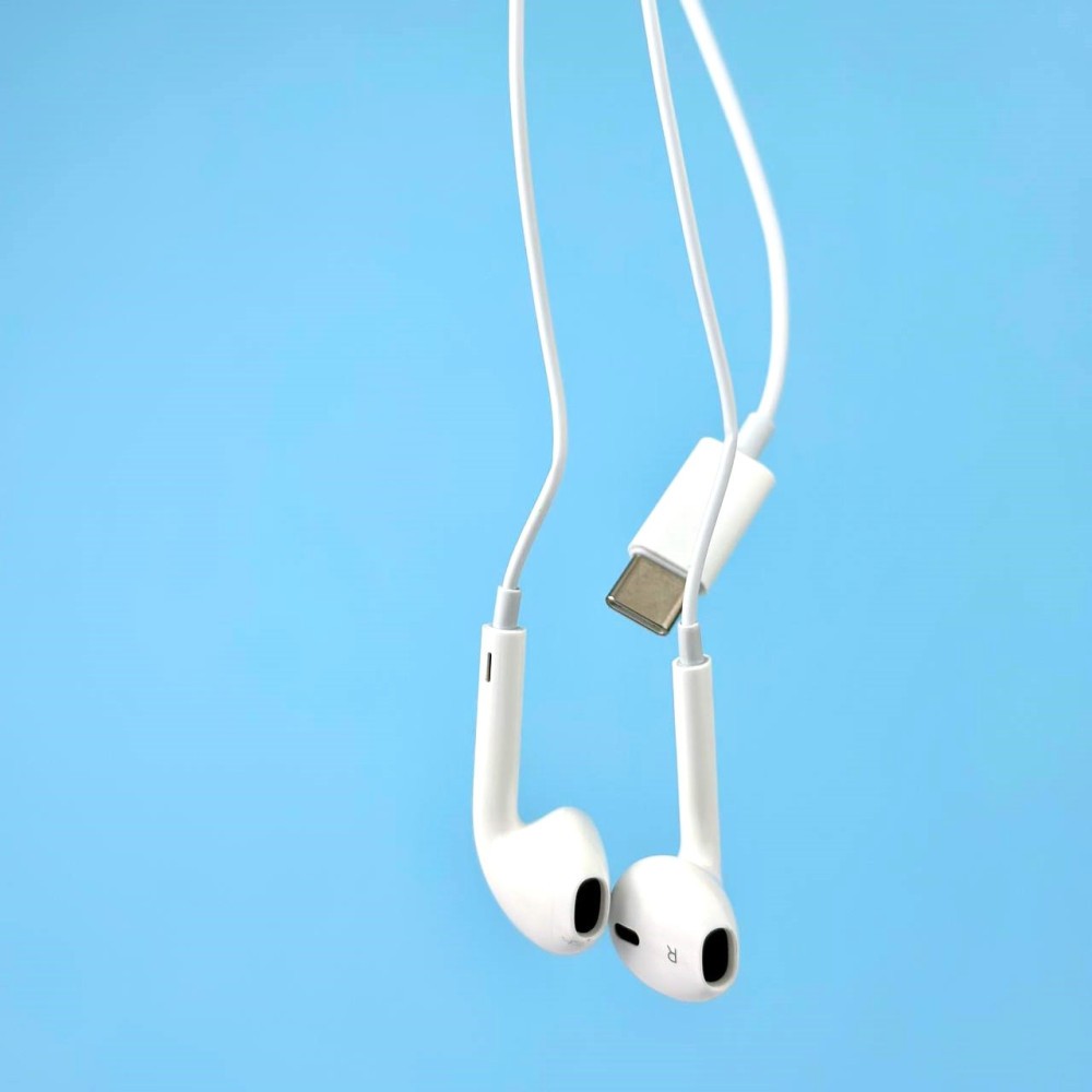 EarPods USB-C Connector For All Type-C Supported Device (MTJY3FE/A). 
