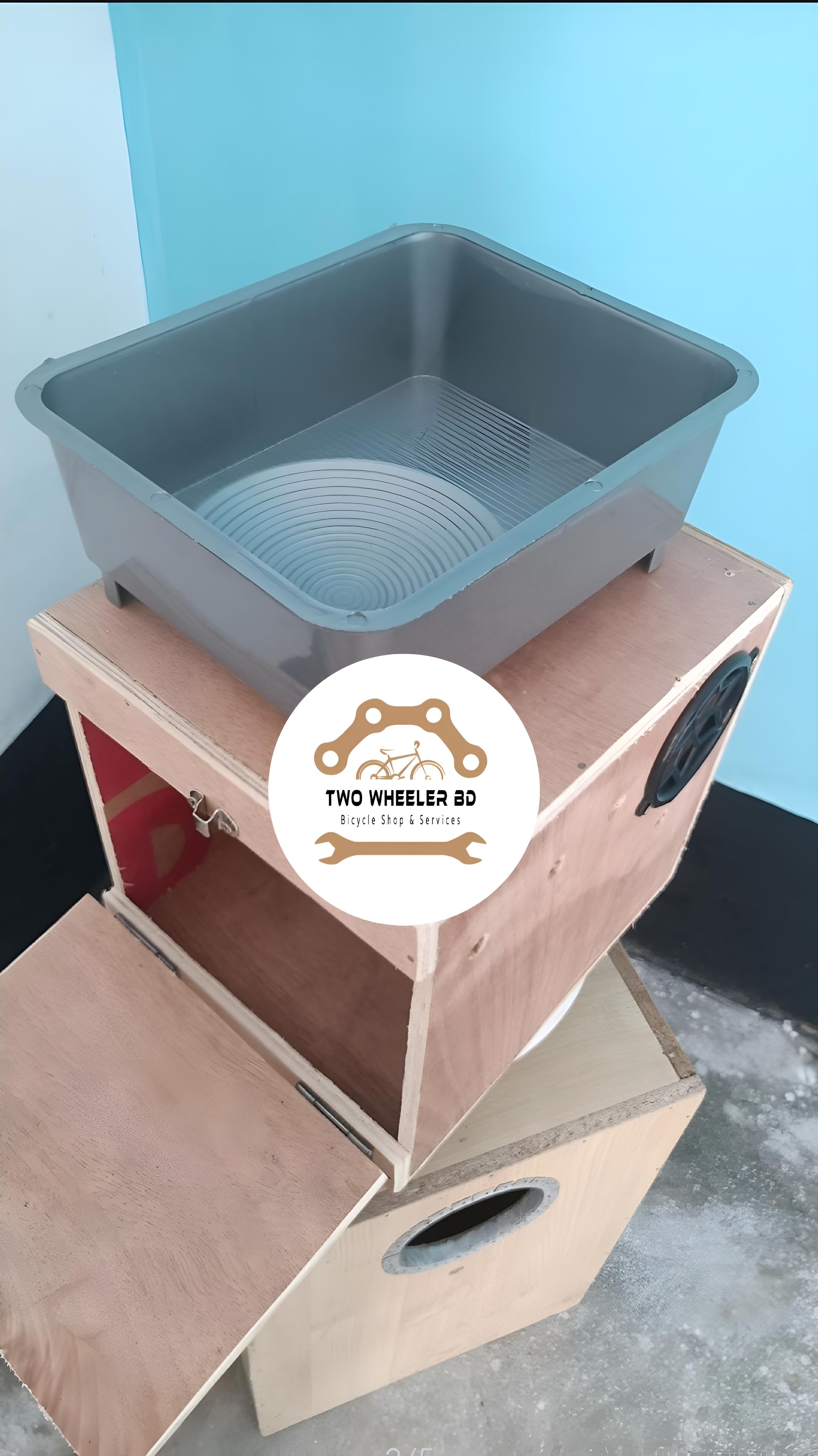 Square Big Size Breeding Box for Cockatiel or Macao Parrot with Perch Attached. 