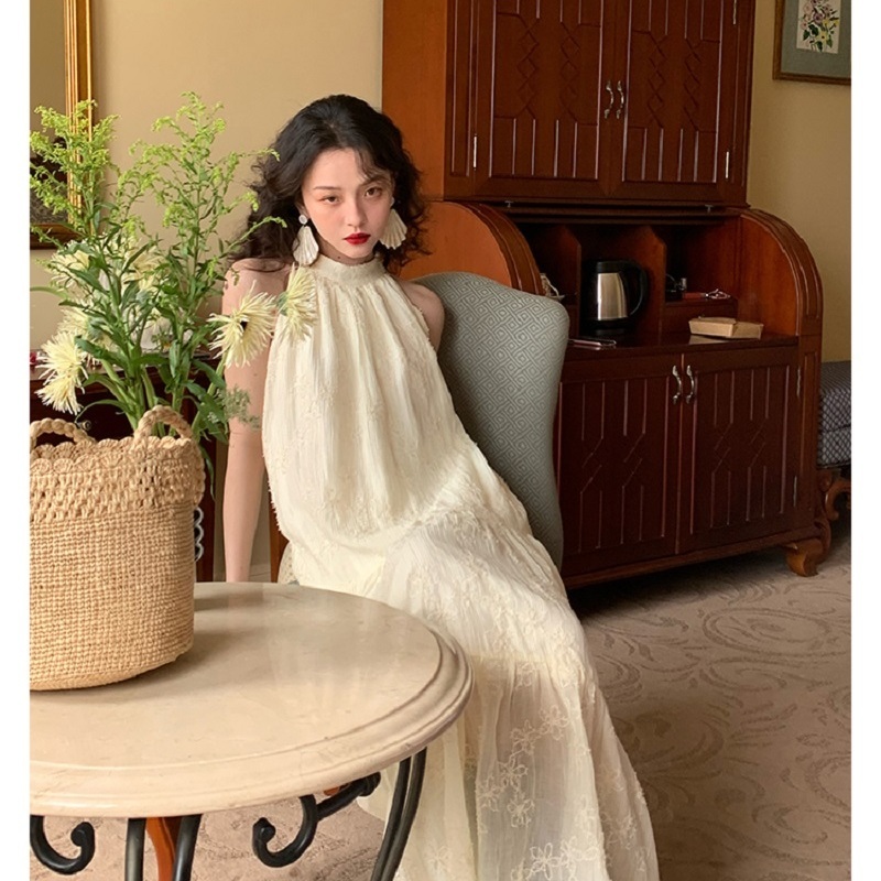 Noon French Retro2023Spring and Summer New Sleeveless Halter Dress Lace Slightly Revealed Shoulder Dress