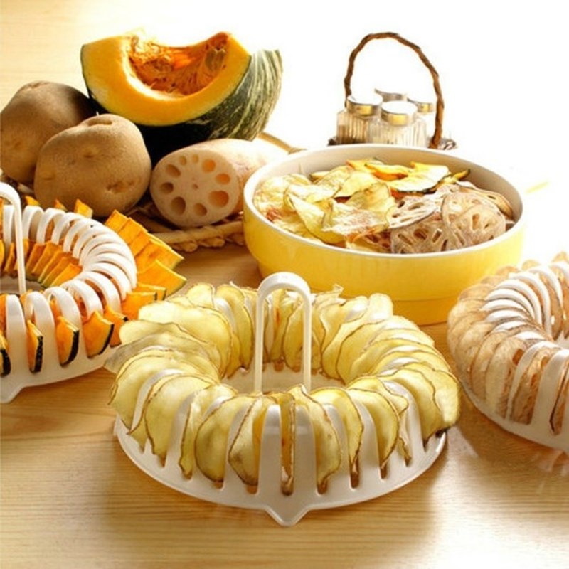 Microwave Oven Fat Potato Chips Maker Apple Fruit Potato Crisp Chip Slicer Snack Maker DIY Set Tray Kitchen Tool Random Color-. 