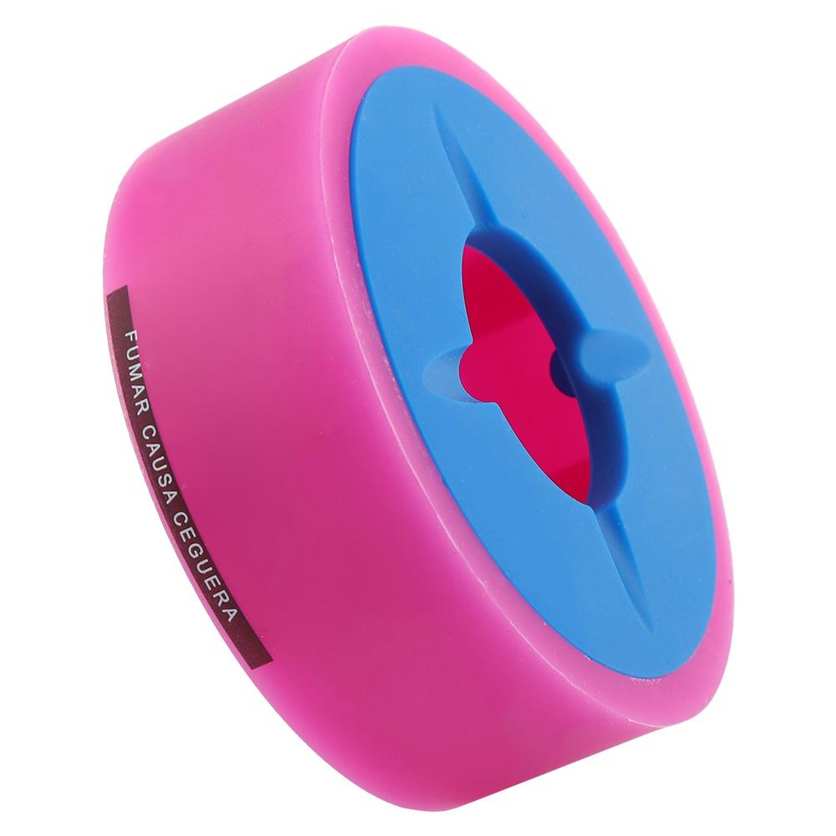 Table top ashtray with lid in silicone simple design easy to carry washable. 