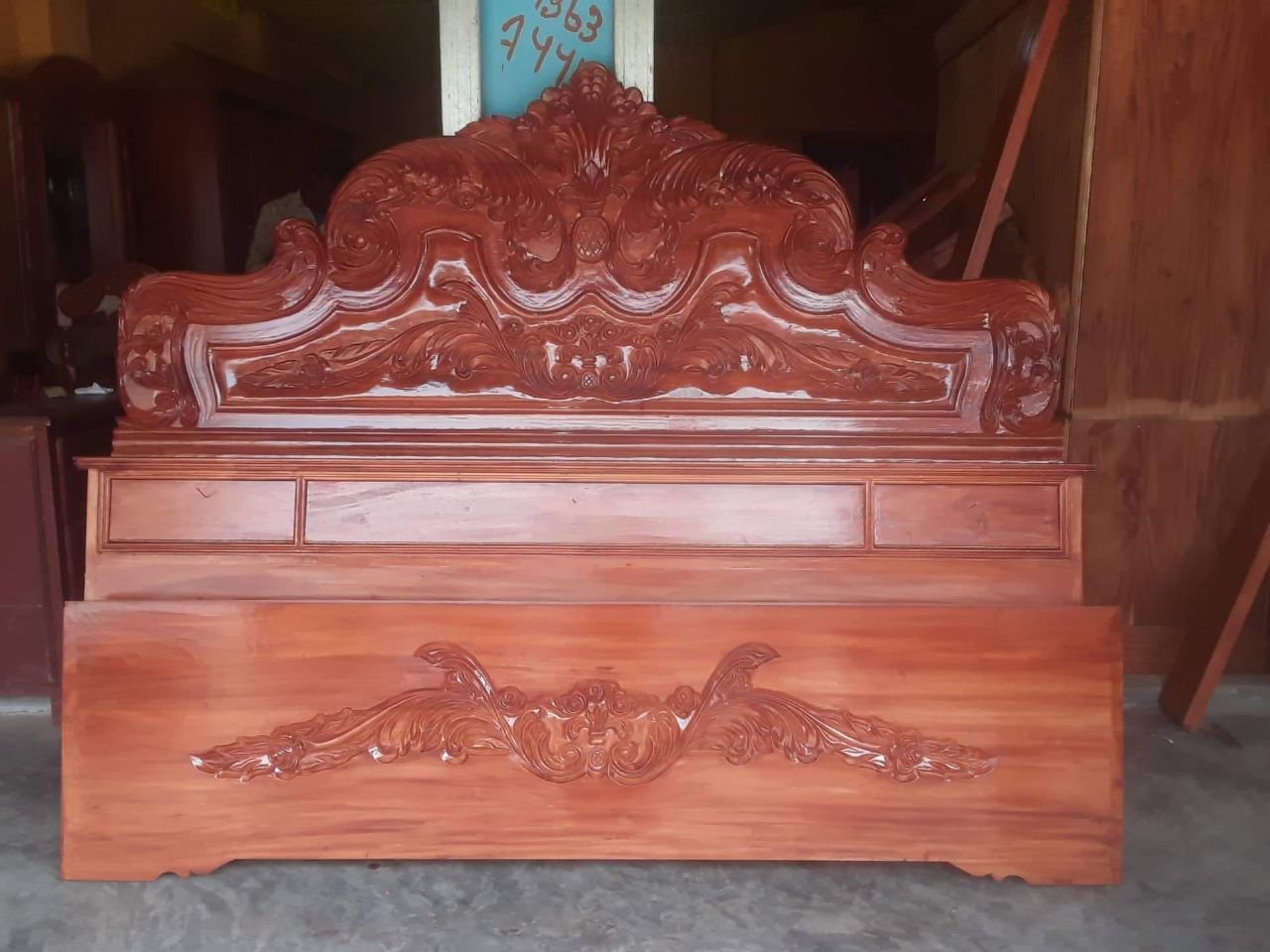 Wood Semi Box Bed 6/7 feet