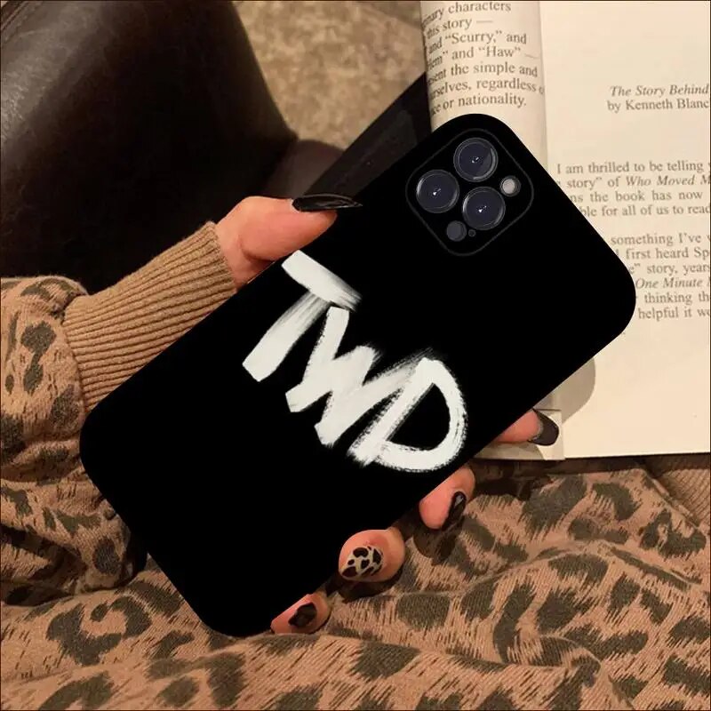 The walking dead Phone Case For iPhone 8 7 6 6S Plus X SE 2020 XR XS 14 11 12 13 Mini Pro Max Mobile Case. 