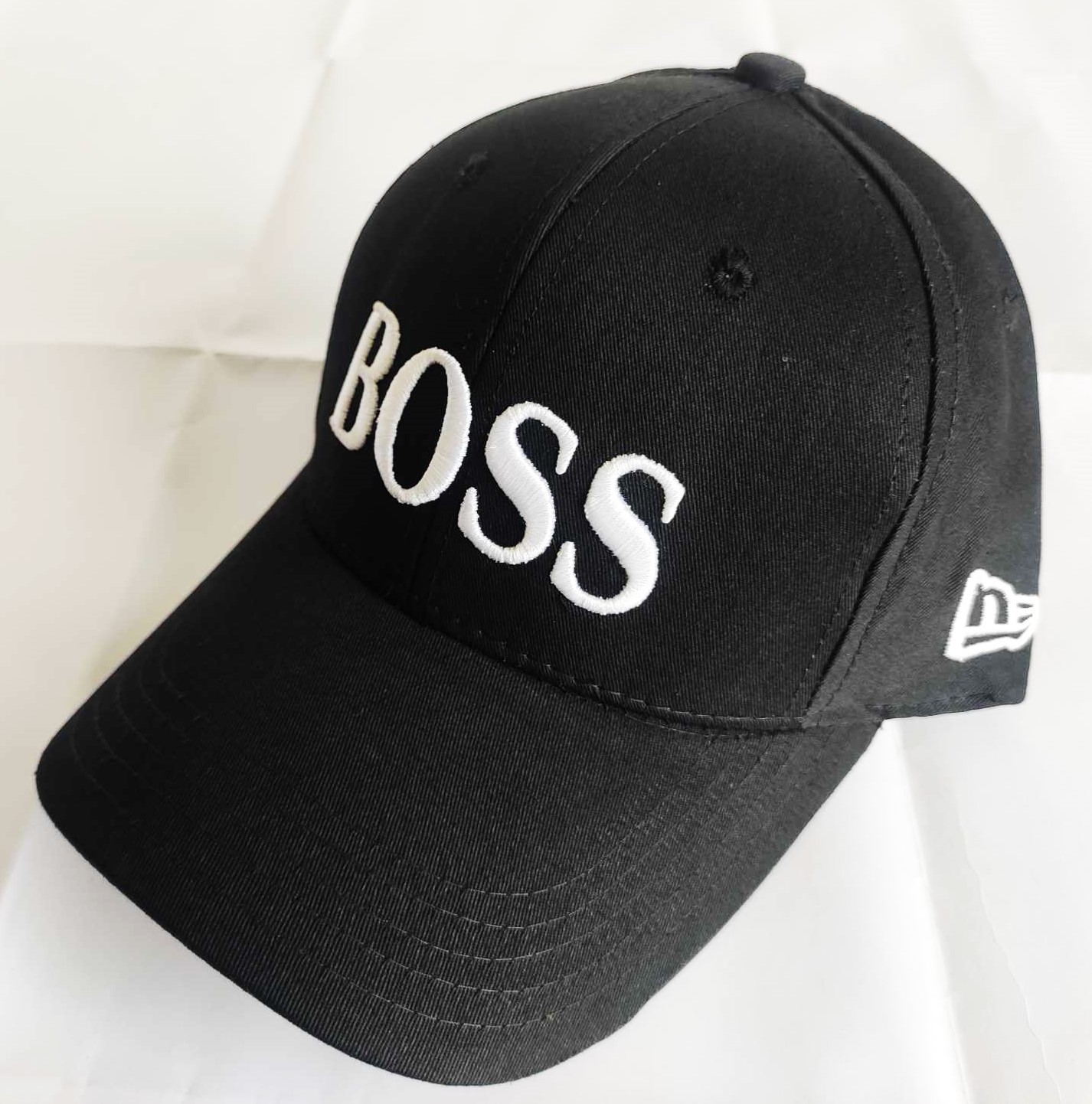 Black and White Boss Embroidery Logo Cotton Curved Cap for Men