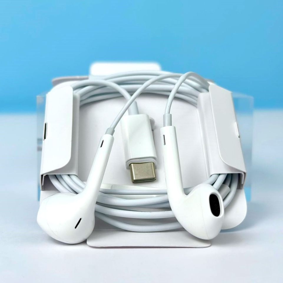 EarPods USB-C Connector For All Type-C Supported Device (MTJY3FE/A). 