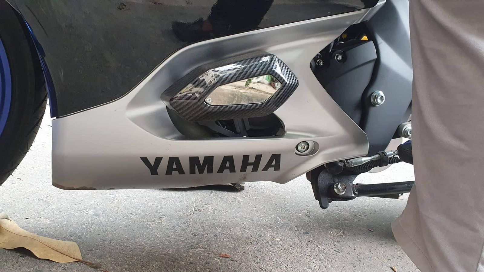 Motorcycle Engine Guard Frame Slider Crash Pad Protector Cover Decorative Modification Parts Compatible For YAMAHA R15 V4. 