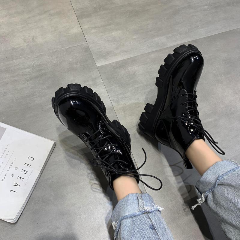 Ulzzang boots 2025