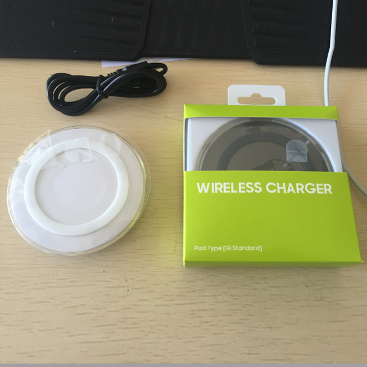 The S6 wireless charger is suitable for Apple 12X wireless charger QI standard wireless transmitter for fast wireless charging