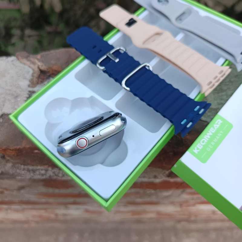 KEQIWEAR KW2 Max HD Curved Screen Wireless Charging & Multi Functional Smartwatch With 3 Bands. 