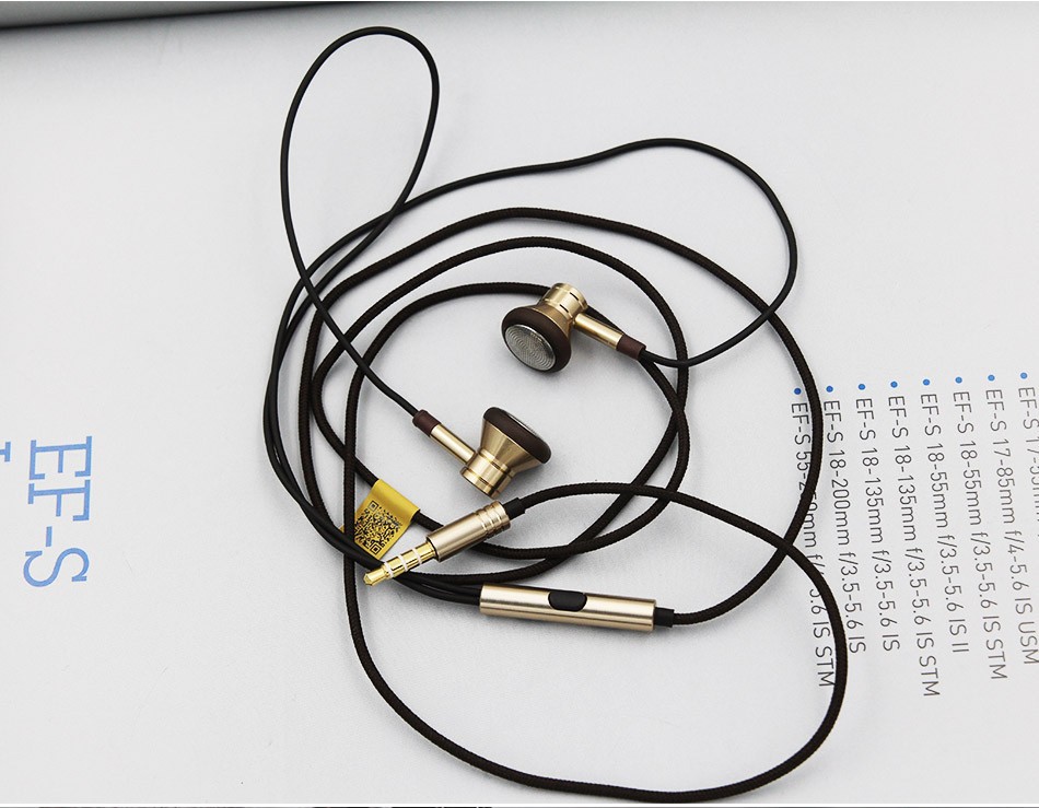 1More Piston Pod Headphone with Remote Mic. 