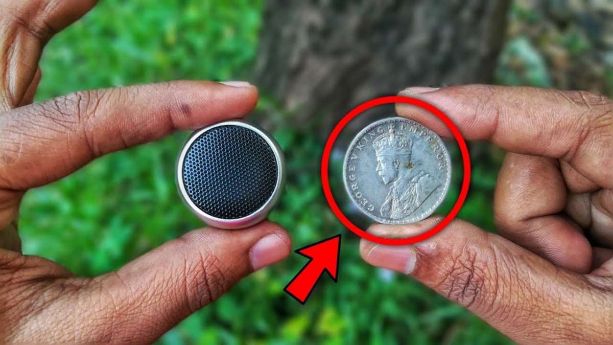 1 Inch World Smallest Bluetooth Portable Mini Speaker -  Bluetooth Speaker. 