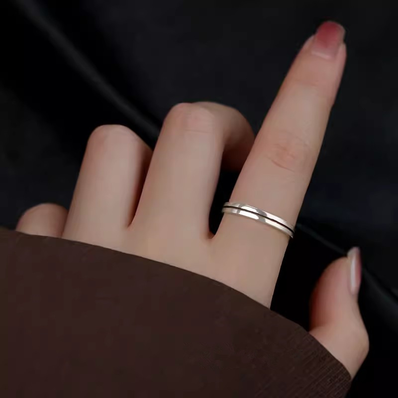 Ring women's niche design index finger ring fashionable personality high-end light luxury exquisite 2023 new plain ring