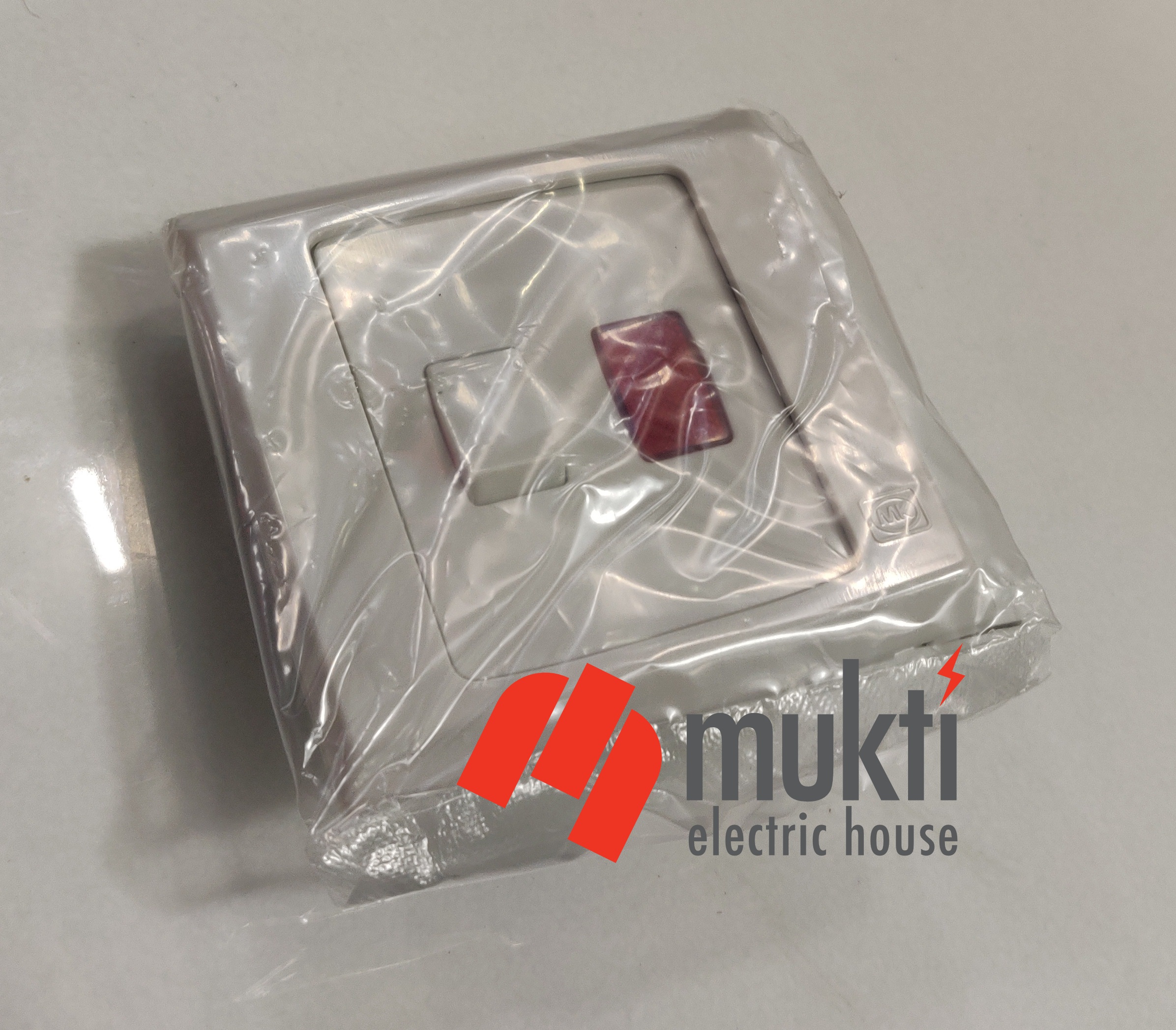 MK Made in Singapore SLIMLINE PLUS 20A DP Small Rocker Switch Geyser Water Heater Socket. 