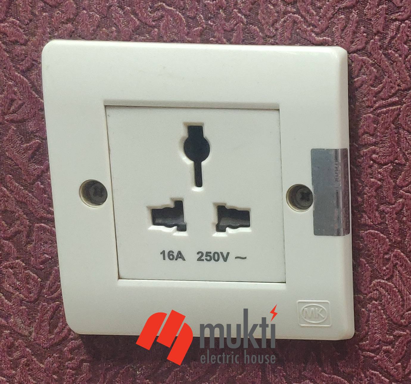 MK Made in Singapore LOGIC SLIMLINE 16A 3 Pin Multy Socket without ...