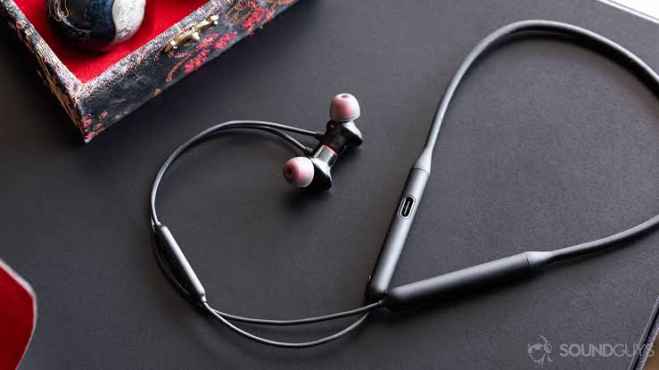 Oneplus Bullets Wireless Z Bluetooth Earphone Dynamic Magnetic Control Fast Charge Support Wireless Headphone. 